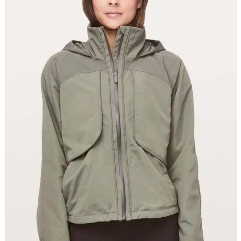Lululemon Always Effortless women’s crop running jacket olive/sage green size 6